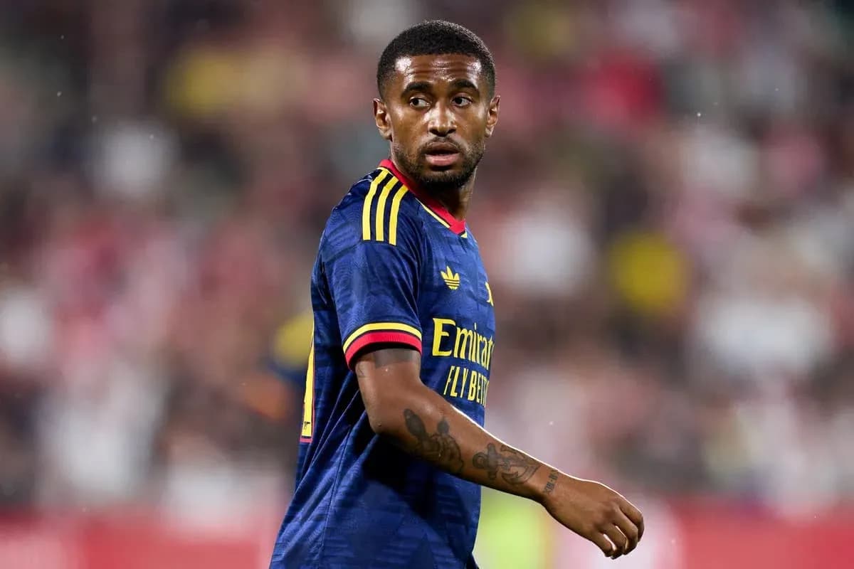 Jugador de Arsenal en acción durante el partido