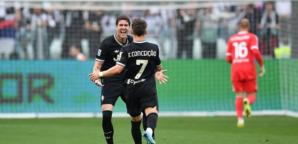 Jugadores de Juventus celebrando un gol en el partido