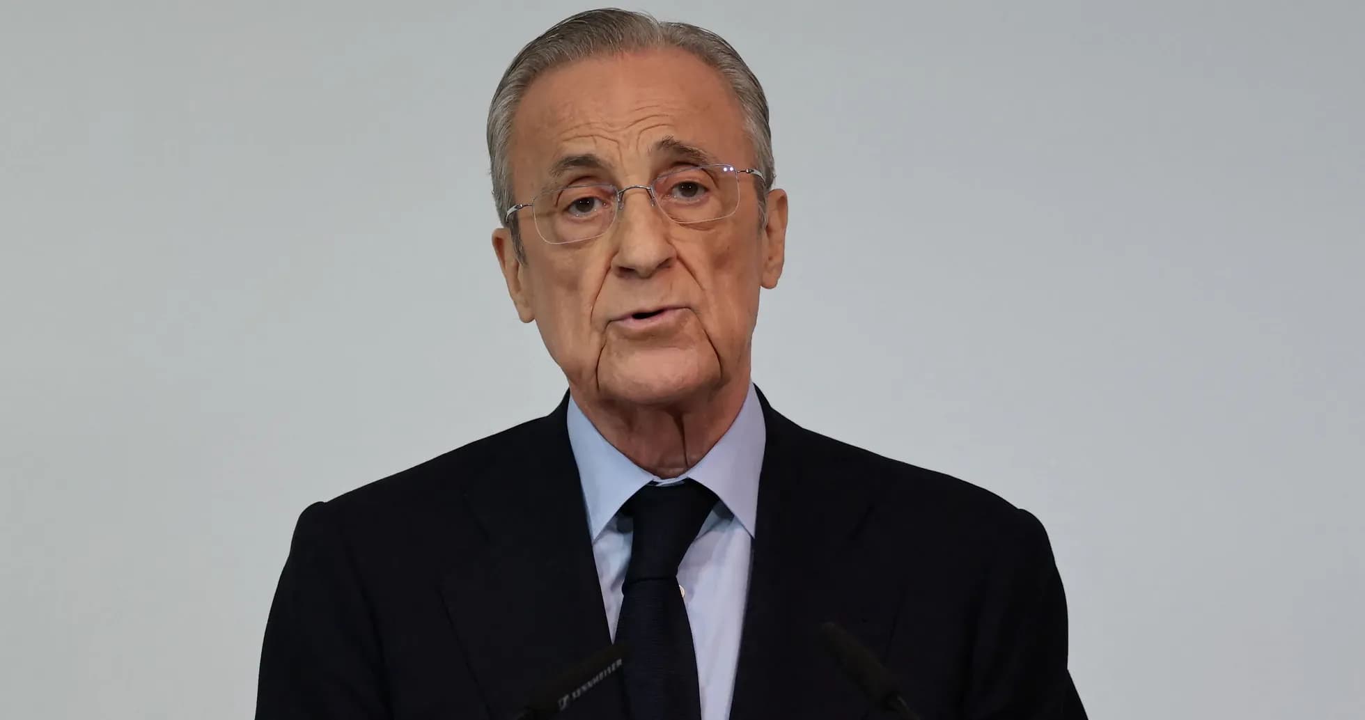 Presidente hablando en conferencia de prensa