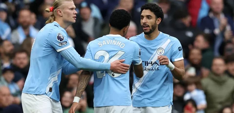 Jugadores de Manchester City celebrando un gol