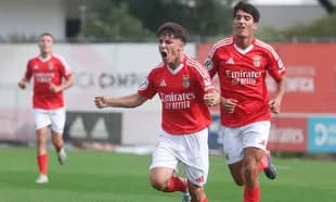 Jugadores del Benfica celebrando un gol