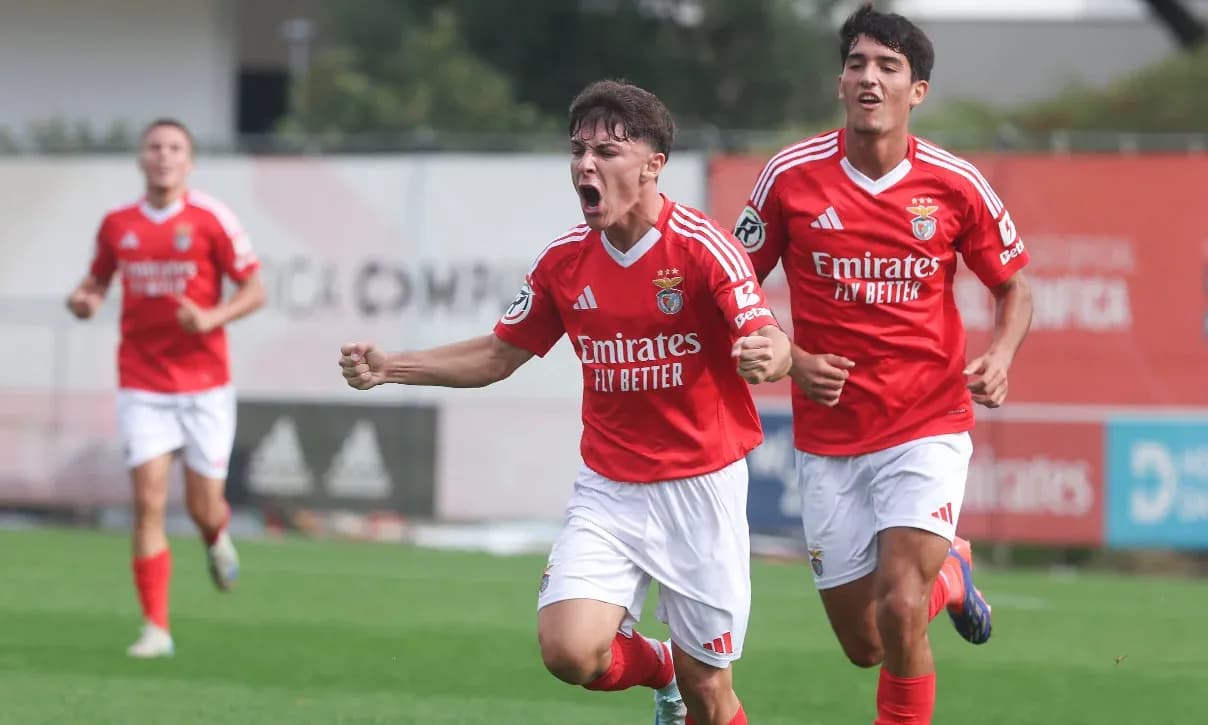 Jugadores del Benfica celebrando un gol