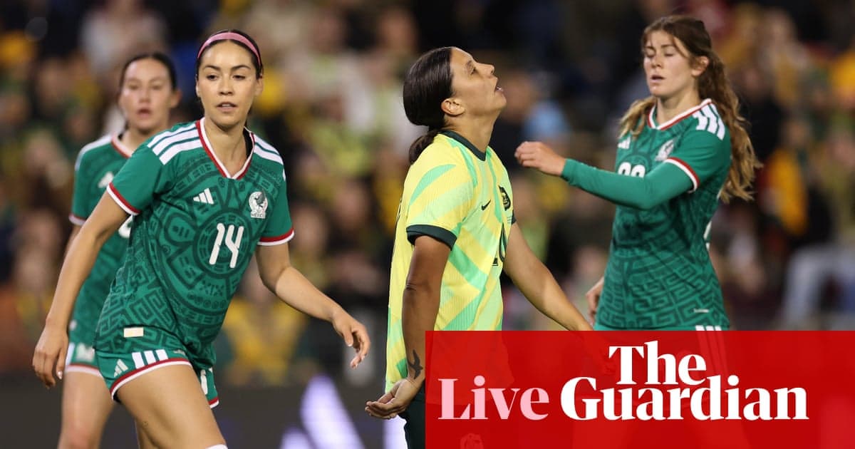 Jugadoras de México y Australia en acción durante el partido
