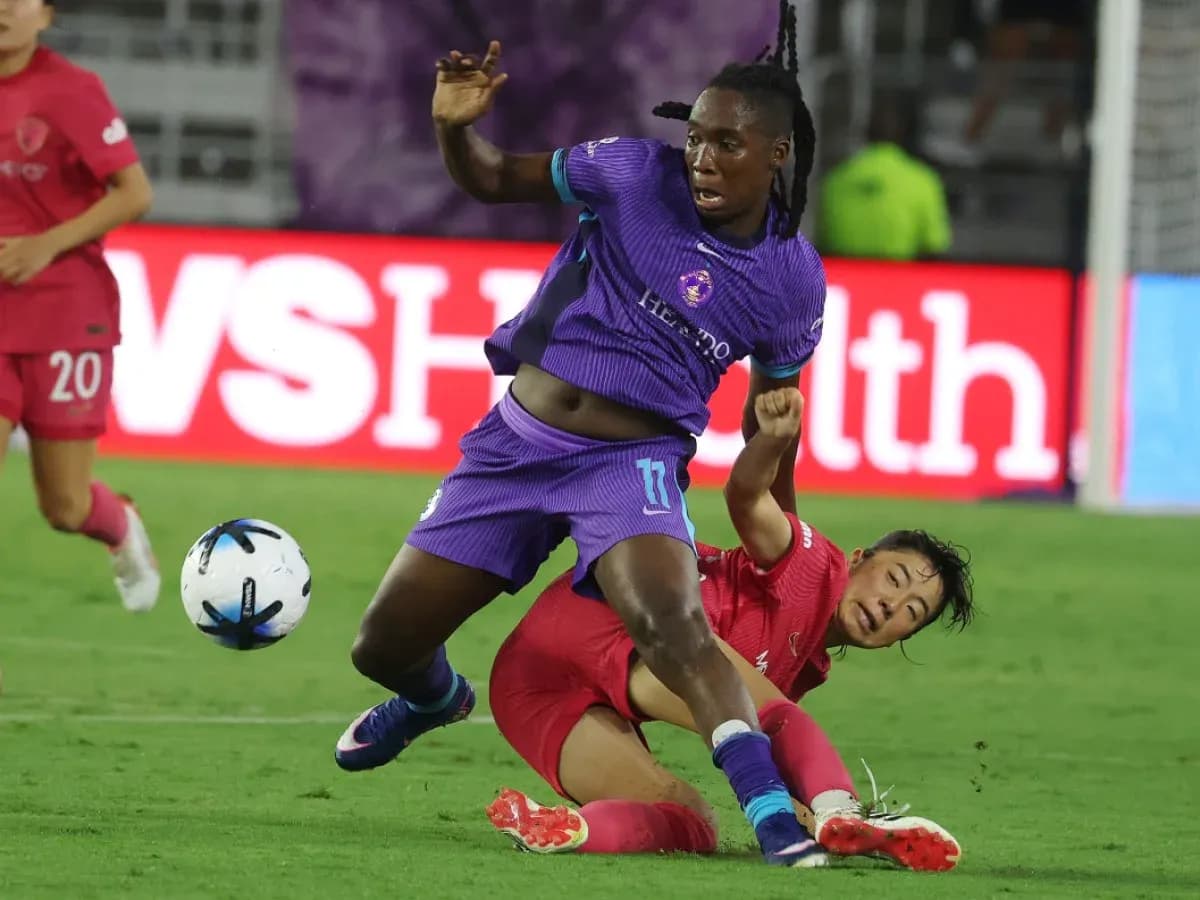 Jugadora de Orlando Pride cae tras entrada