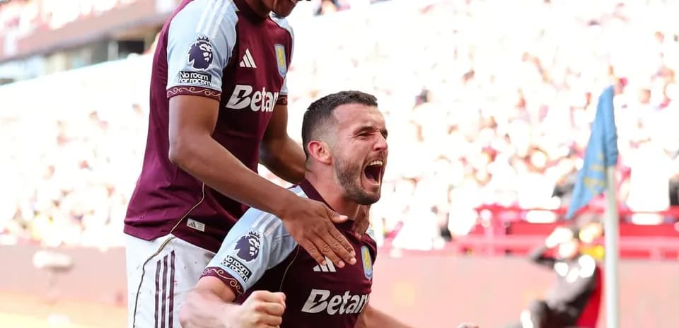 Celebración de gol de Aston Villa en el partido