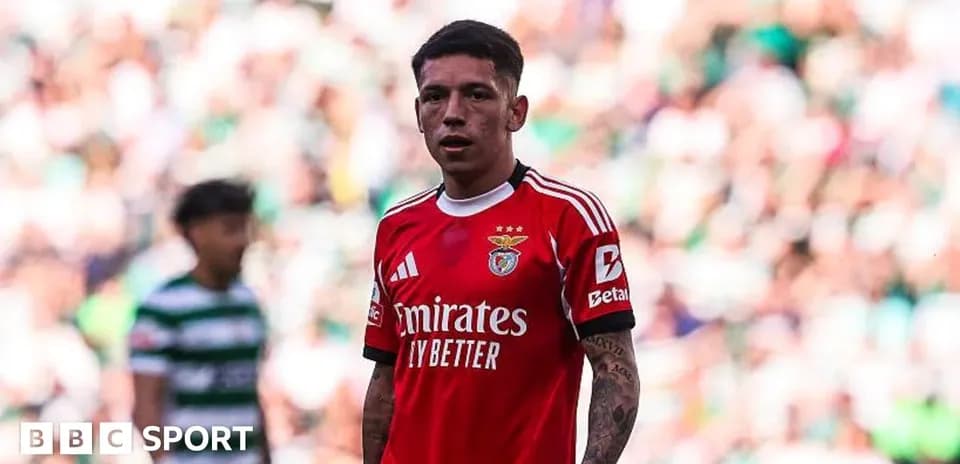 Jugador de Benfica en el campo durante un partido