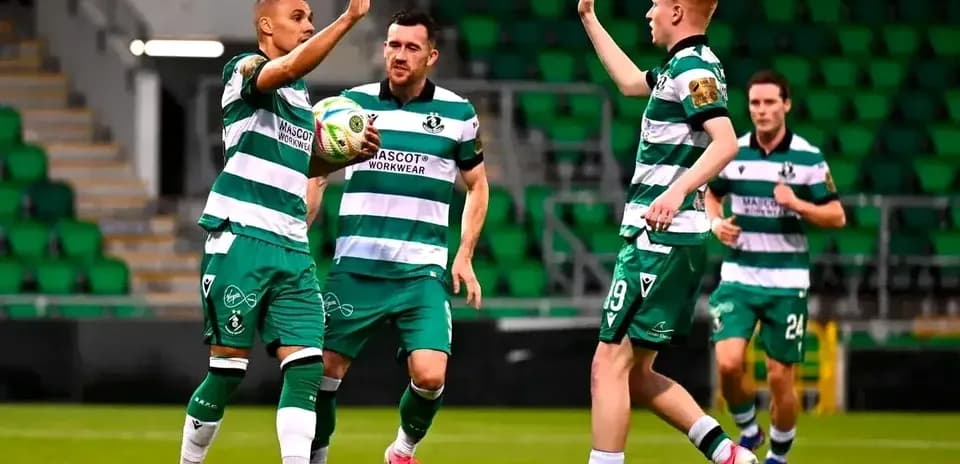 Jugadores de Saburtalo celebrando un gol