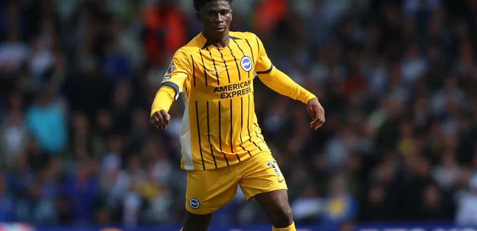 Jugador de Brighton corriendo durante un partido
