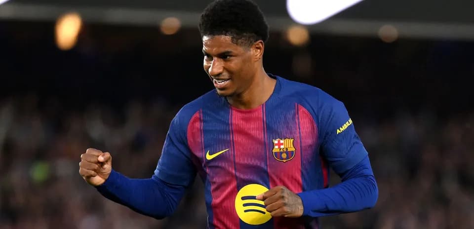 Jugador de Barcelona celebrando un gol en el campo