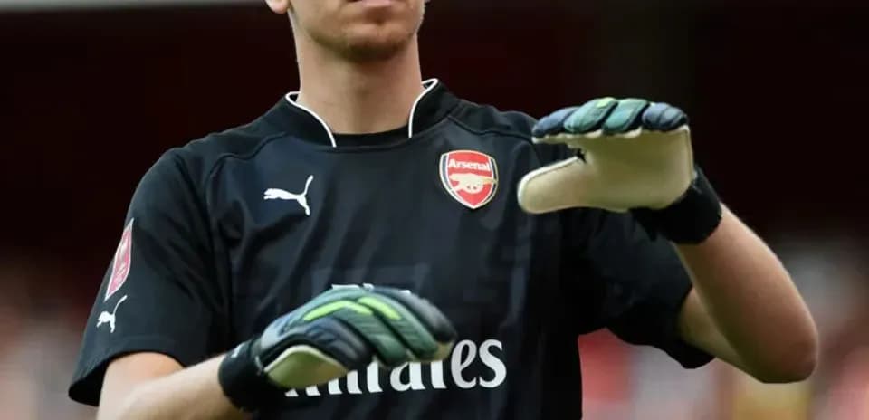 Portero de Arsenal preparado para el partido