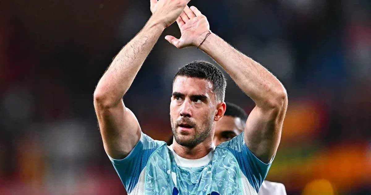 Jugador aplaudiendo a la afición tras el partido