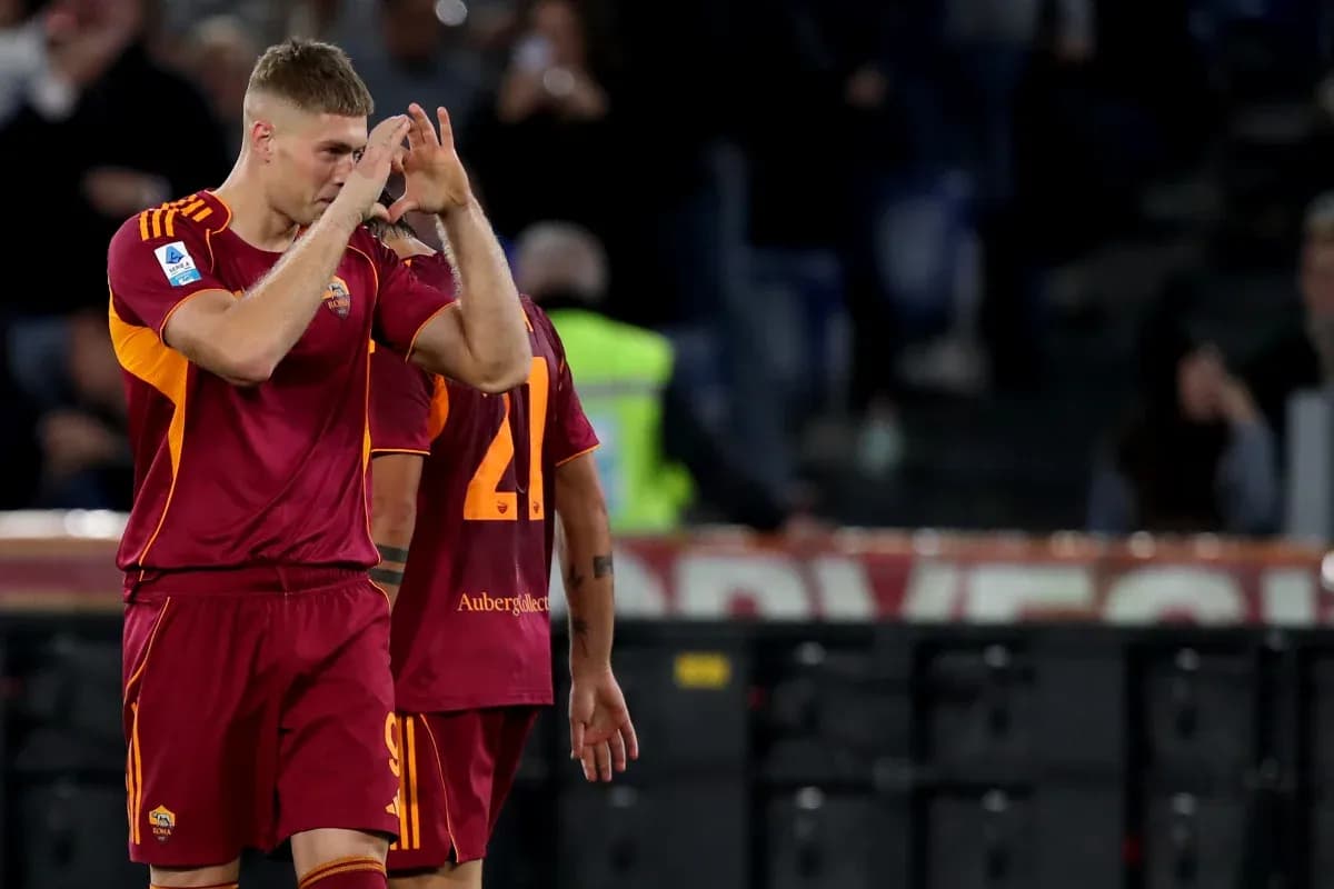 Jugadores de AS Roma saludando a la afición