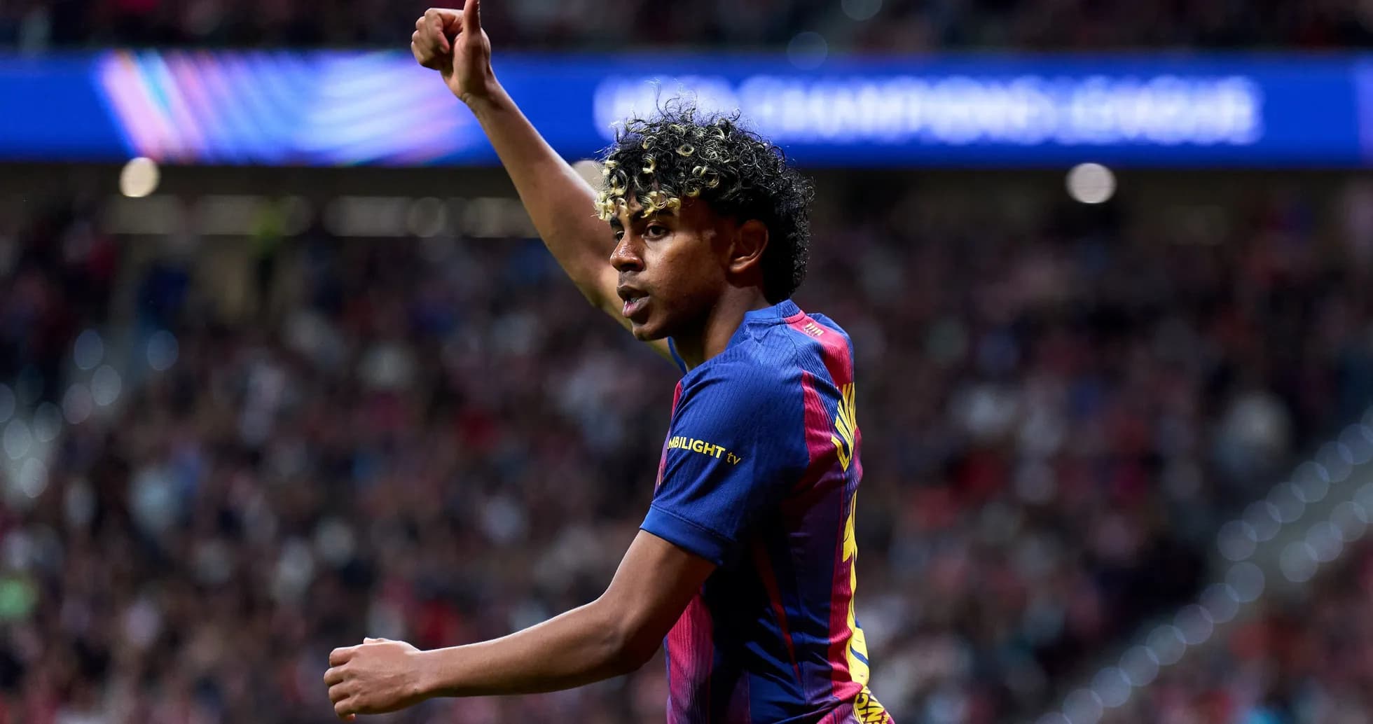 Jugador de Barcelona celebrando un gol en partido