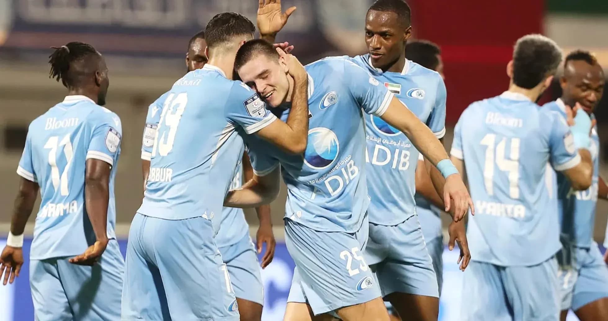 Jugadores de Bani Yas U23 celebrando un gol