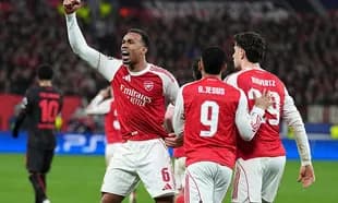 Jugadores de Arsenal celebrando un gol