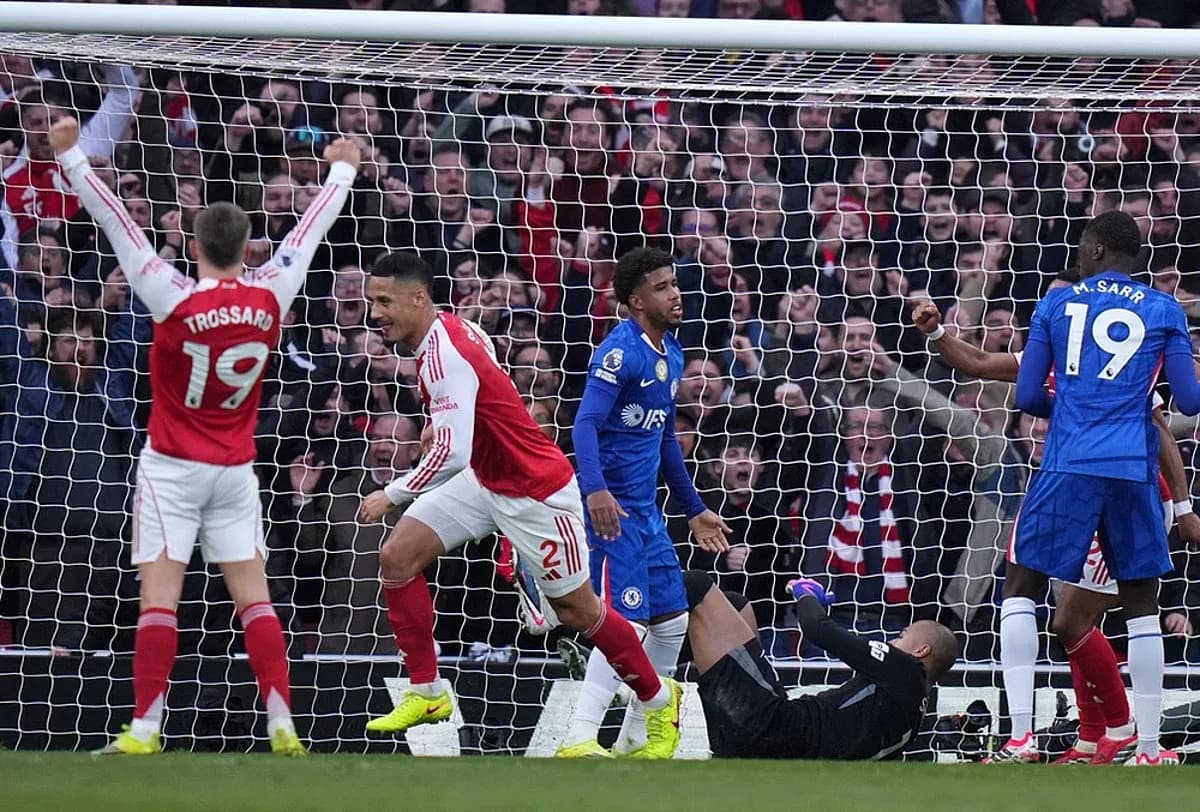 Celebración de gol de Arsenal contra Chelsea