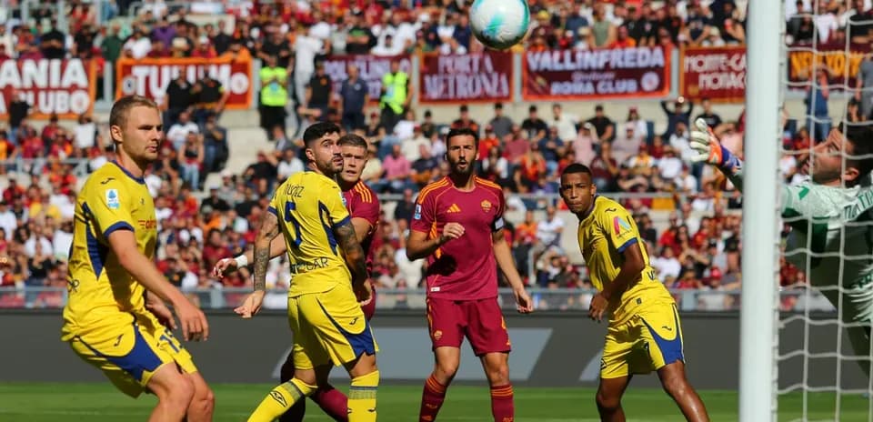 Acción en el partido Hellas Verona contra AS Roma