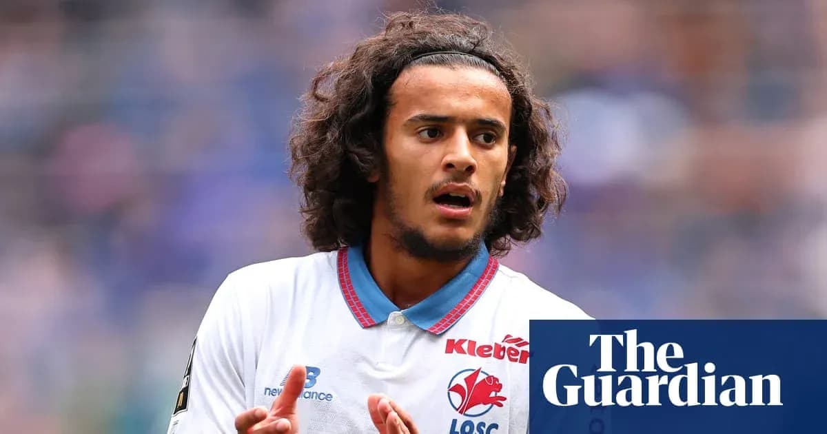 Jugador de Lille OSC en acción durante el partido