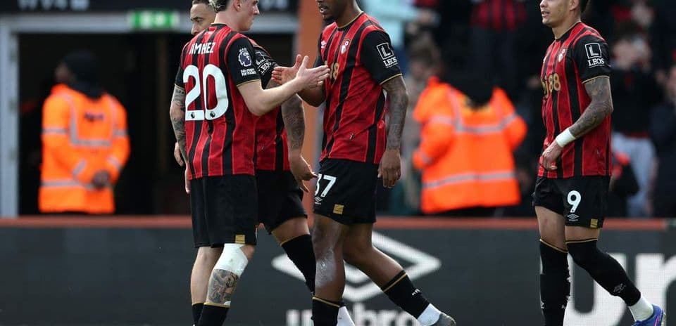 Jugadores de Bournemouth celebrando un gol en el partido