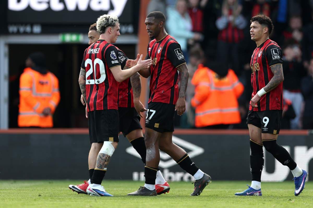 Jugadores de Bournemouth celebrando un gol en el partido