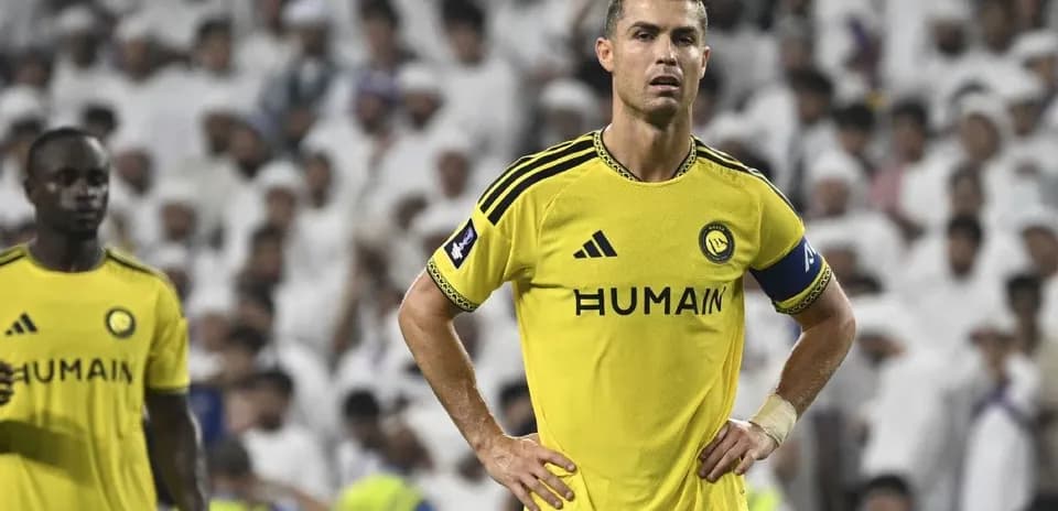 Cristiano Ronaldo en el campo durante un partido