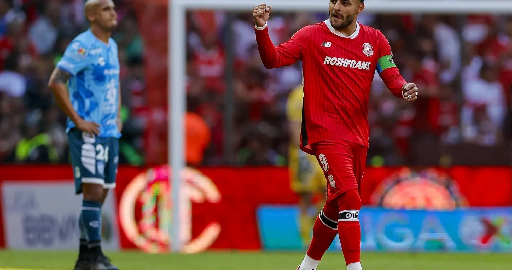 Jugador de Toluca celebrando un gol