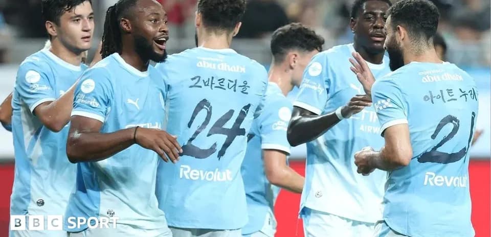Jugadores de Manchester City celebrando un gol