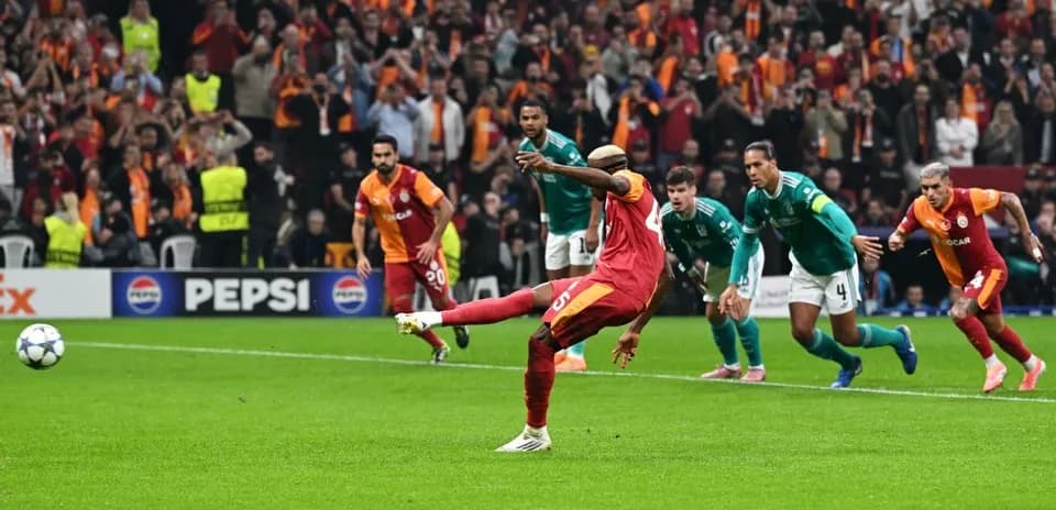 Tiro penalti de jugador del Galatasaray