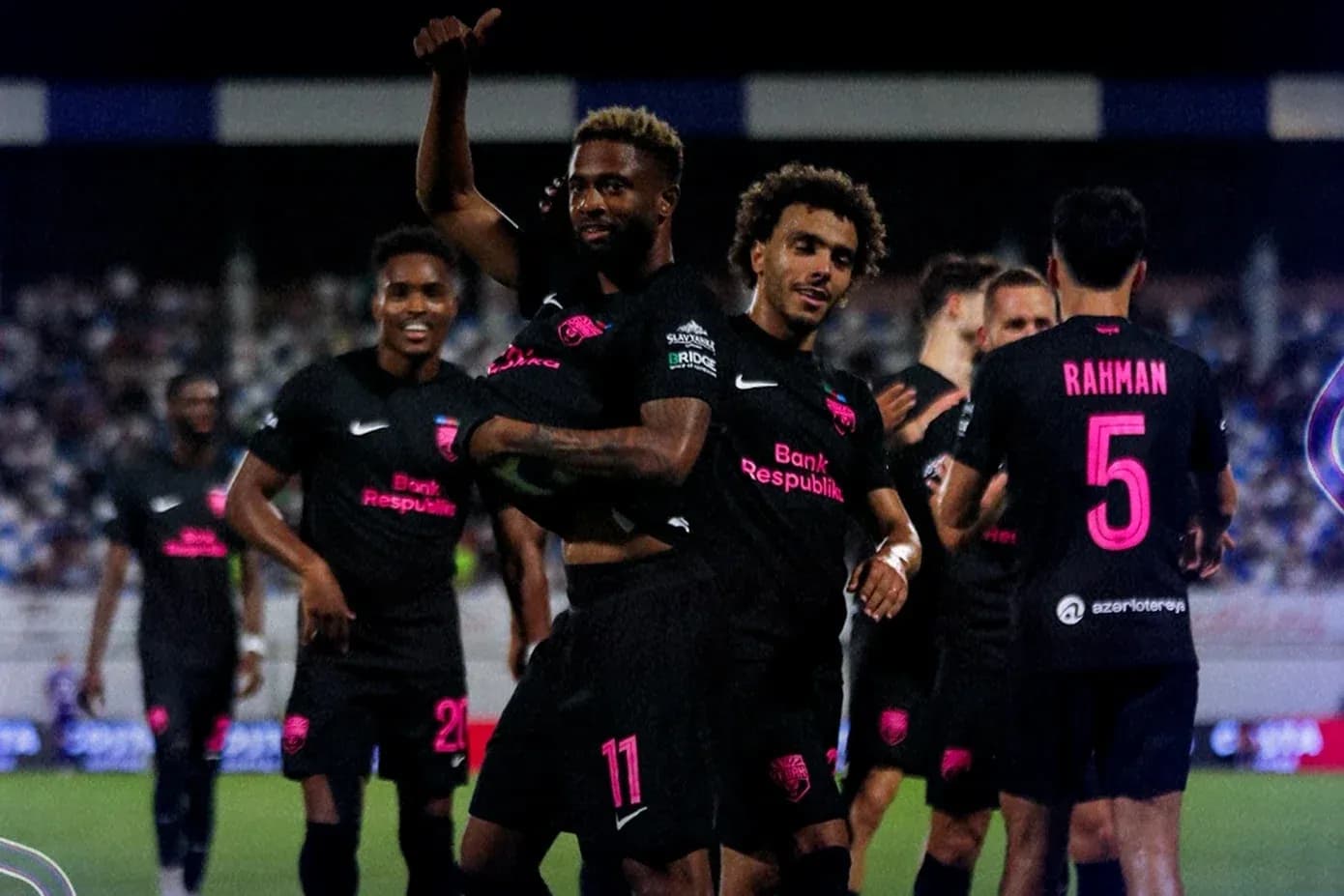 Jugadores de Sabah FA celebrando un gol