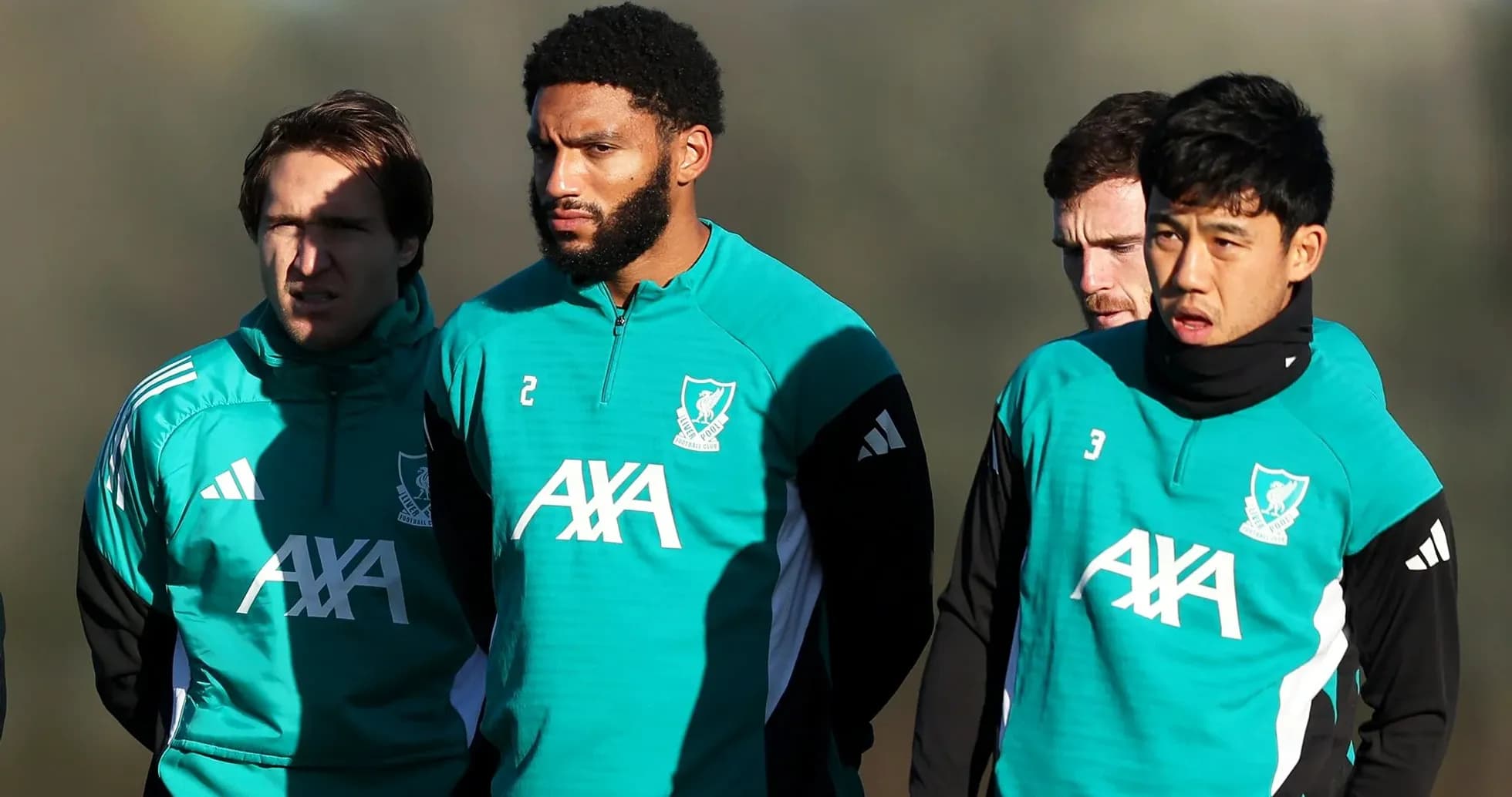 Jugadores de Liverpool en sesión de entrenamiento