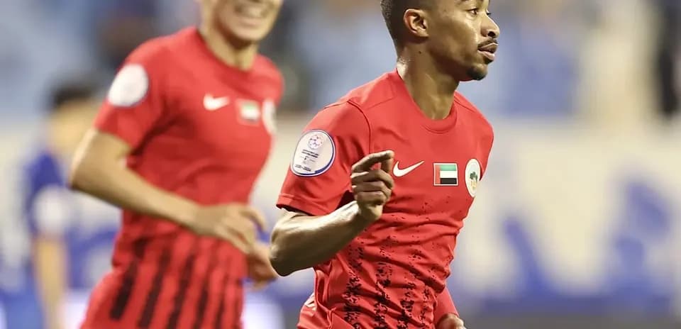 Jugador celebrando un gol durante el partido