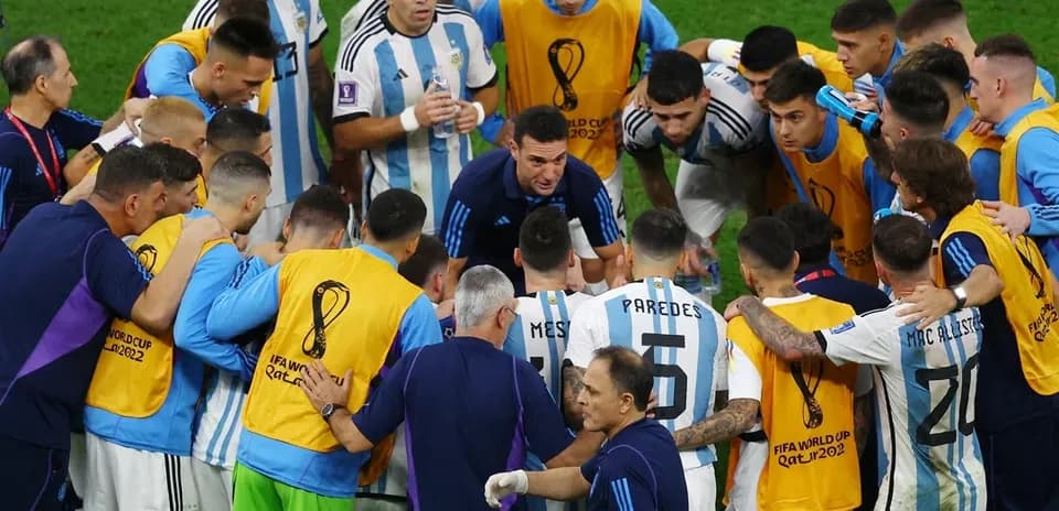 Jugadores de Argentina en un tiempo muerto estratégico