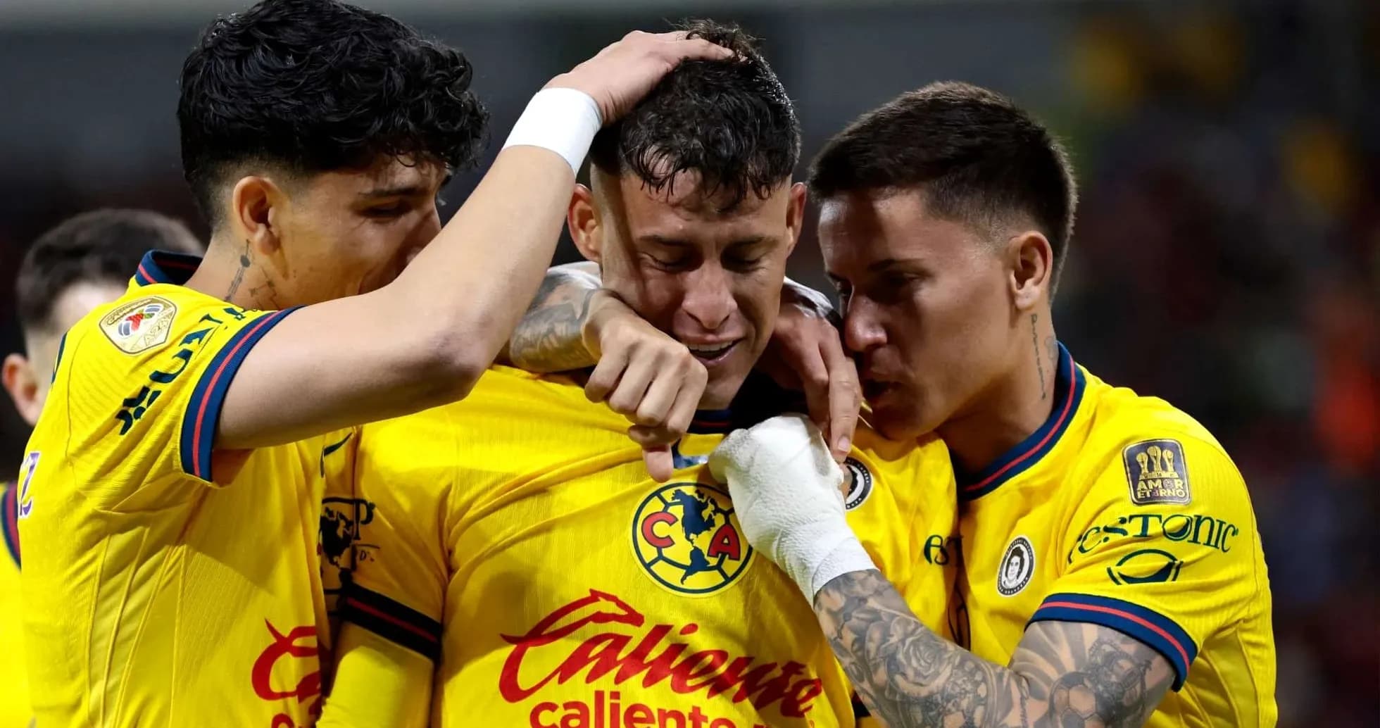 Jugadores de Club América celebrando un gol