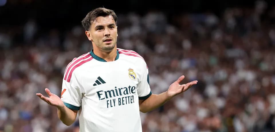 Jugador de Real Madrid gesticulando durante el partido