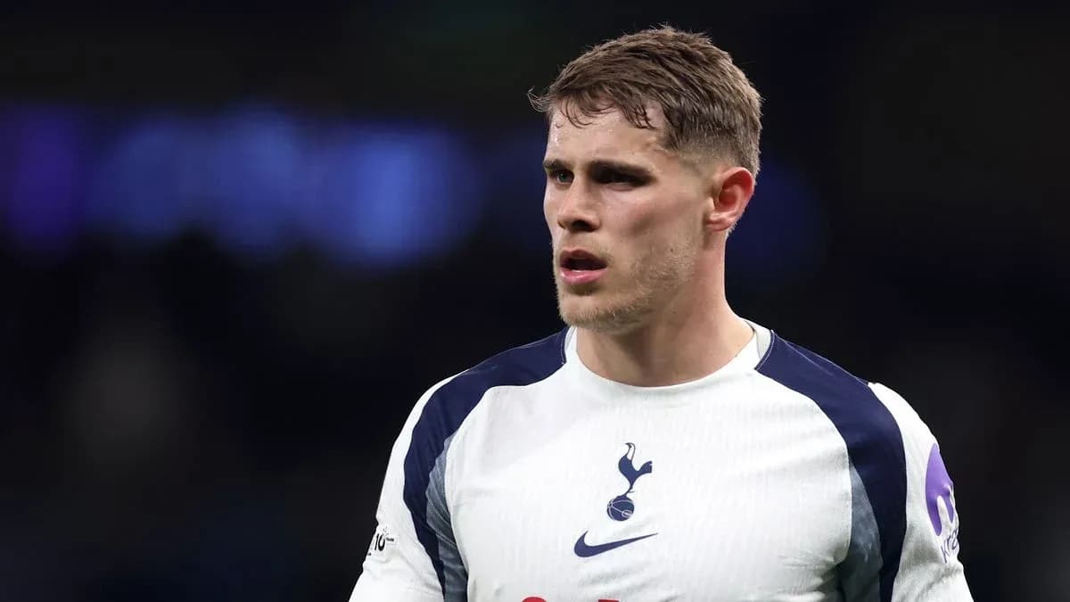 Jugador de Tottenham en acción durante el partido