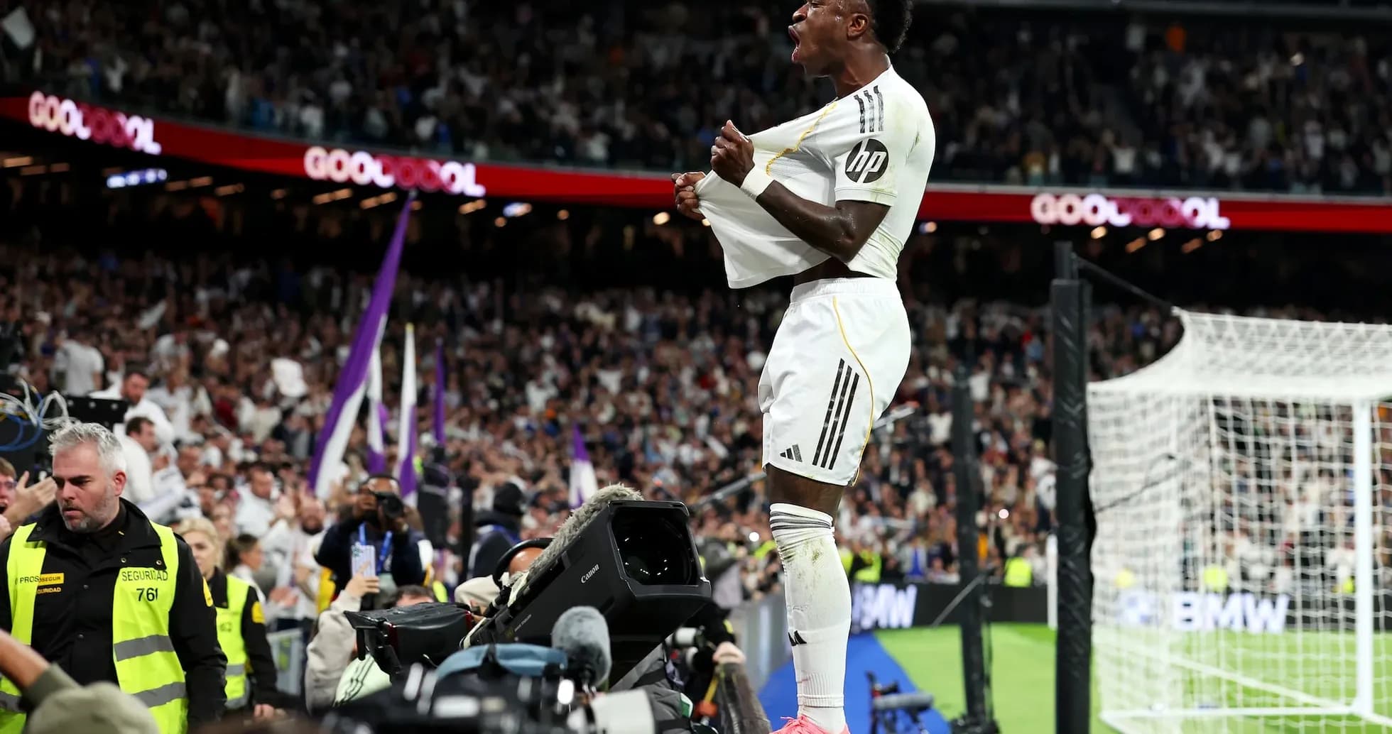 Vinícius Jr. celebrando un gol en el estadio