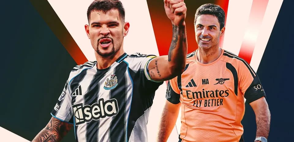 Jugador de Newcastle y entrenador de Arsenal sonriendo