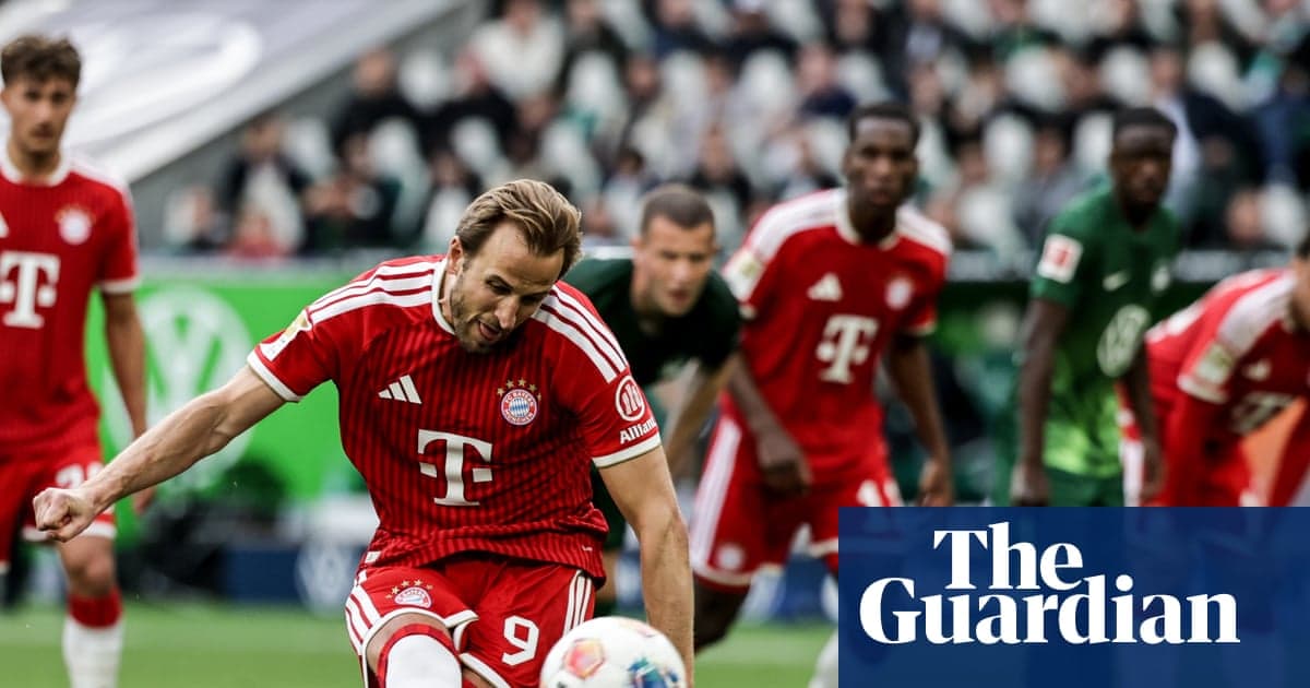 Jugador de Bayern Munich ejecutando un penalti en partido