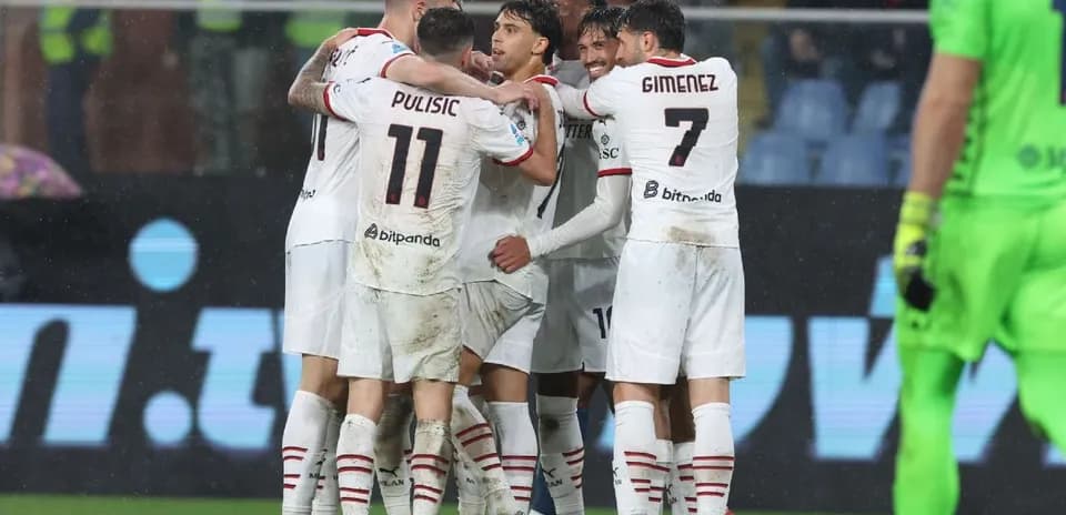 Jugadores de AC Milan celebrando un gol