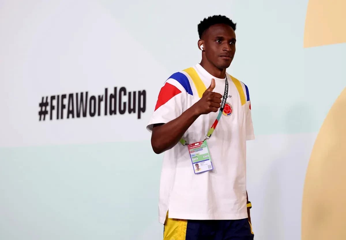 Jugador con camiseta de Colombia en evento FIFA