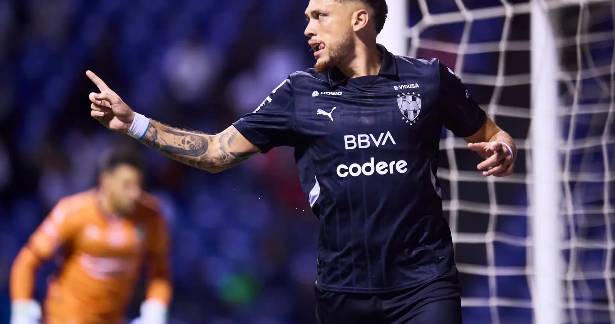 Jugador de Monterrey celebrando un gol