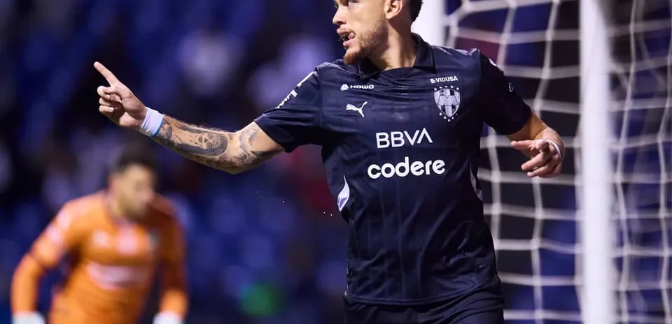 Jugador de Monterrey celebrando un gol