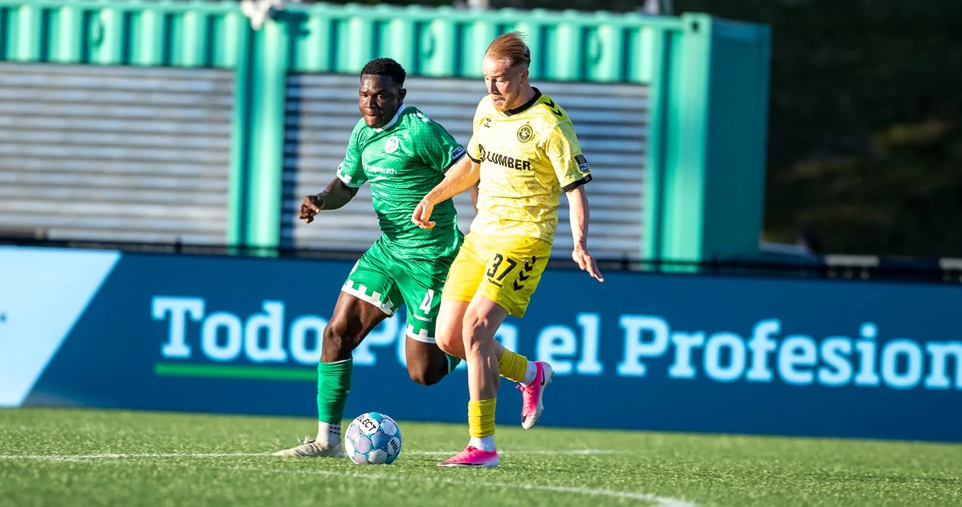 Jugador de Hartford Athletic contra Pittsburgh Riverhounds