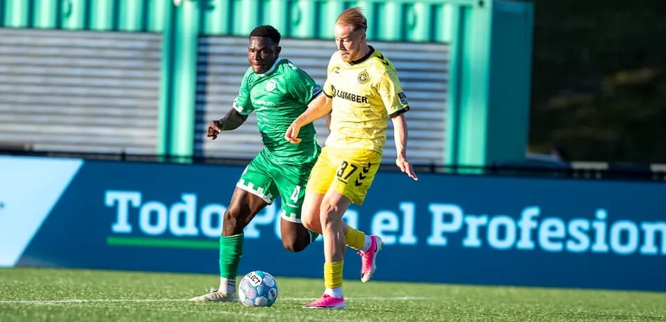 Jugador de Hartford Athletic contra Pittsburgh Riverhounds