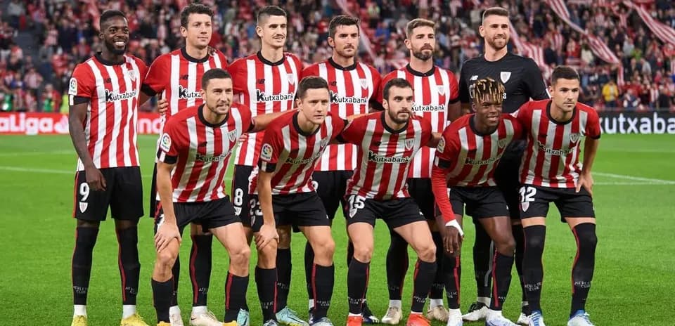 Equipo del Athletic Club posando para la foto