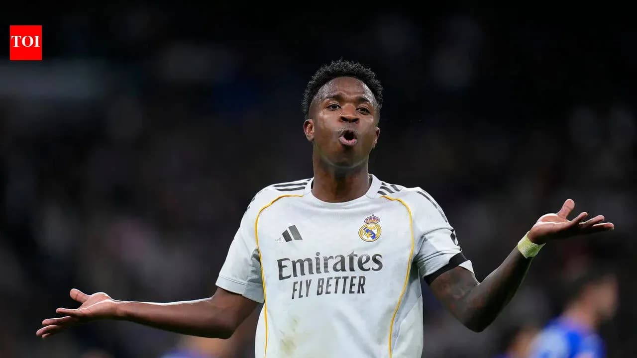 Jugador de Real Madrid gesticulando durante el partido