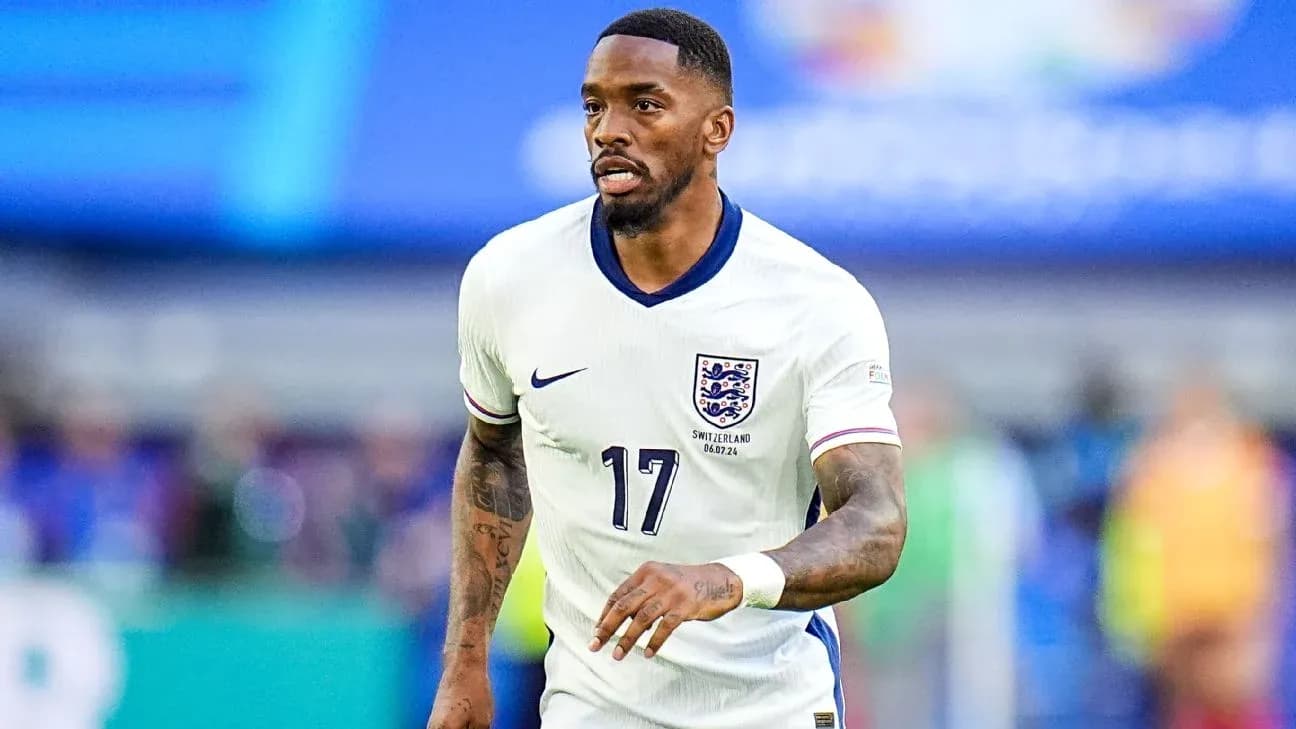 Jugador de Inglaterra corriendo en partido de fútbol