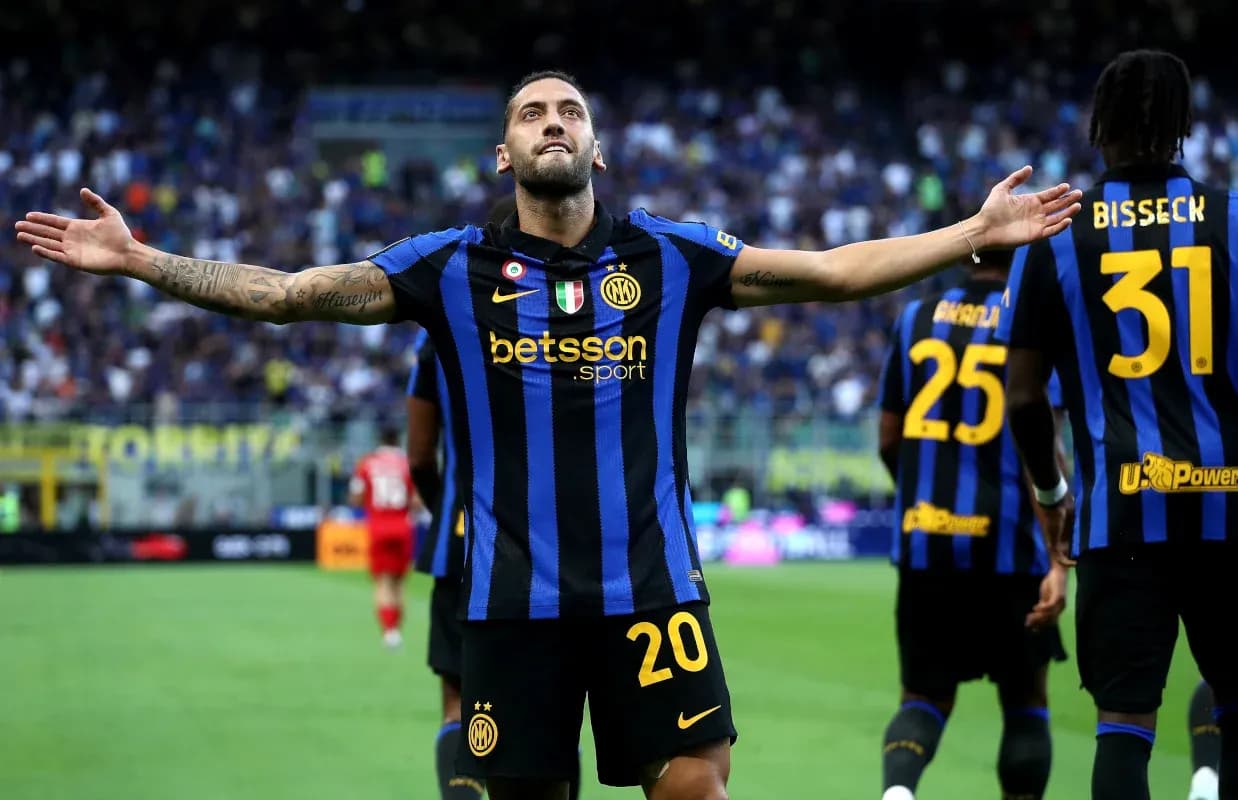 Jugador de Inter celebrando un gol en el estadio