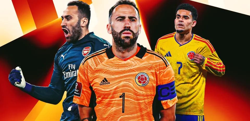 Tres jugadores colombianos en uniforme de fútbol