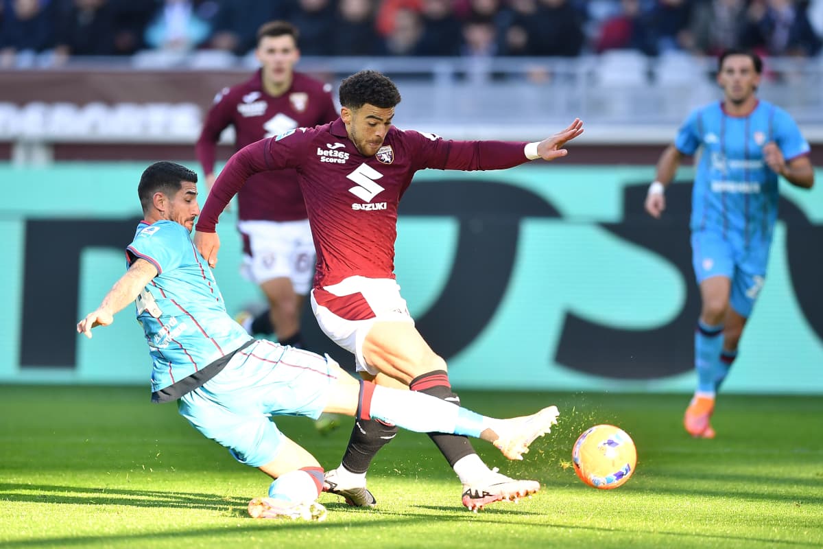 Cagliari supera a Torino en un decisivo encuentro de la Serie A.jpg